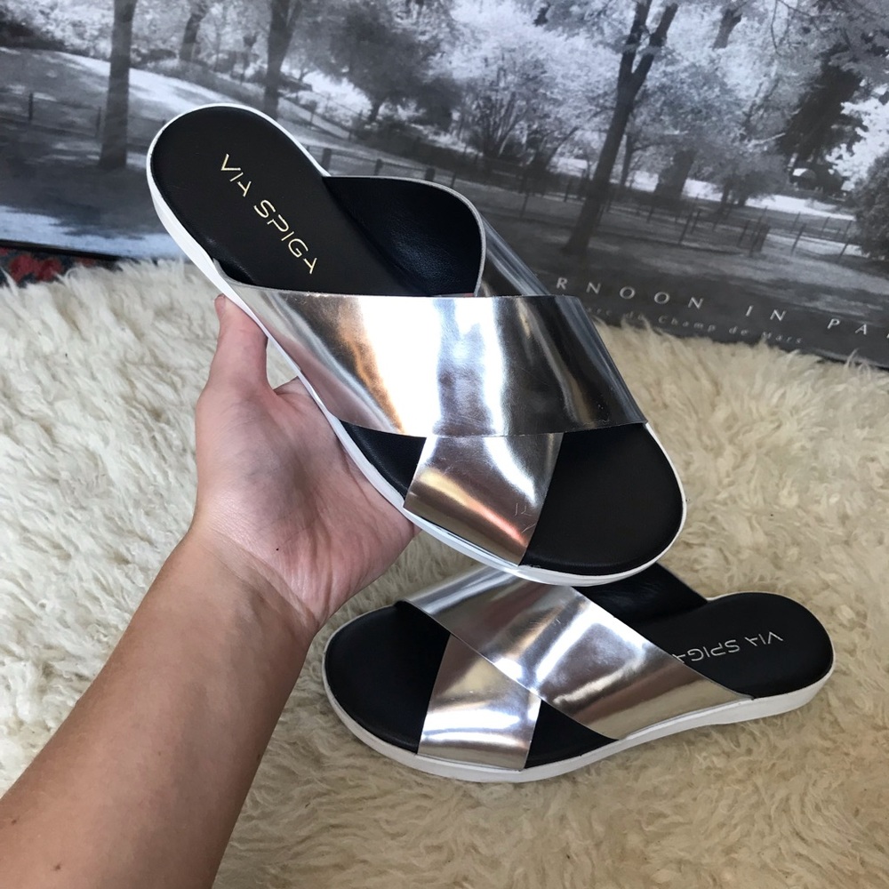Via Spiga Jai silver Metallic Sandal / slide women’s summer sandals size 36 / 6